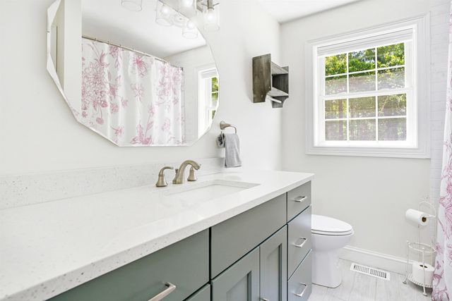 22 May Lane, Pelham, NH 03076