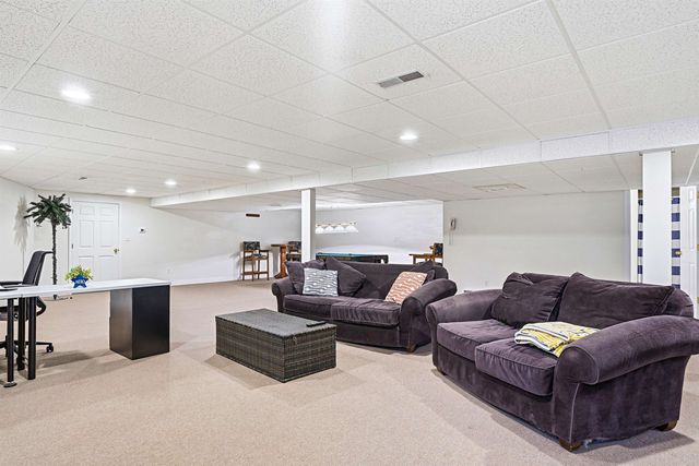 22 May Lane, Pelham, NH 03076