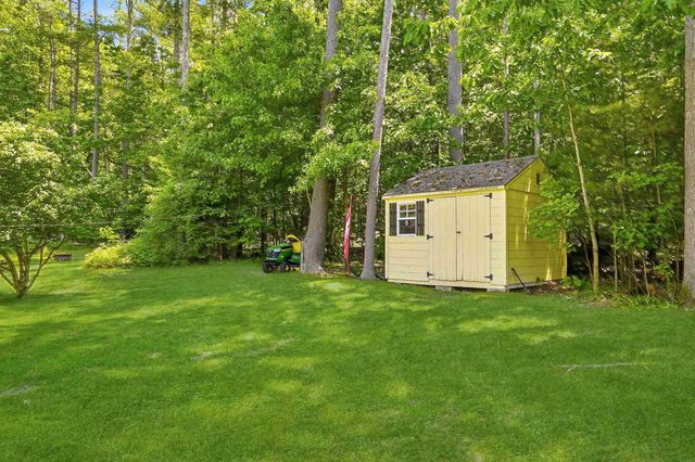 22 May Lane, Pelham, NH 03076