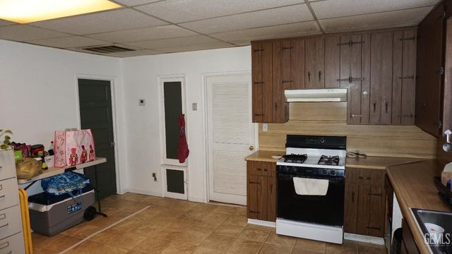 518 Monterey Street, Bakersfield, CA 93305