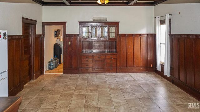 518 Monterey Street, Bakersfield, CA 93305