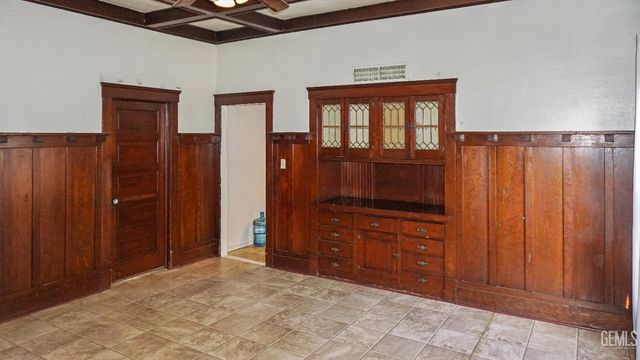 518 Monterey Street, Bakersfield, CA 93305