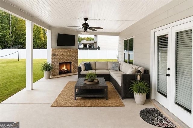 150 Peppertree Drive, Newnan, GA 30265