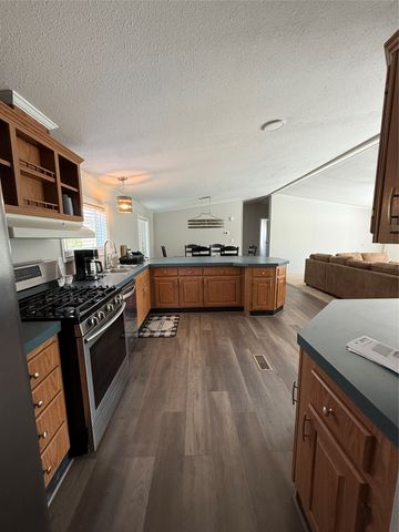 277 Oaks Crossing, Mineral Wells, TX 76067