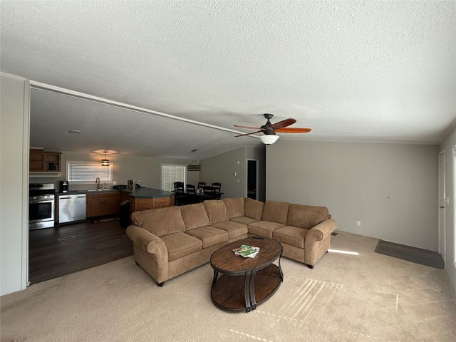 277 Oaks Crossing, Mineral Wells, TX 76067