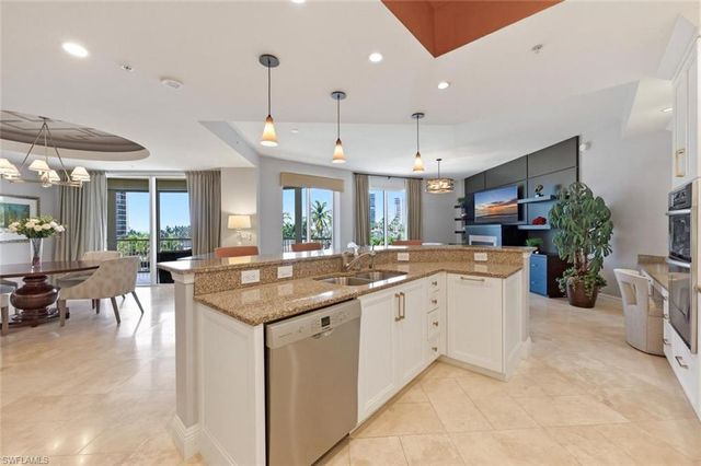 4501 Gulf Shore BLVD N 404, Naples, FL 34103