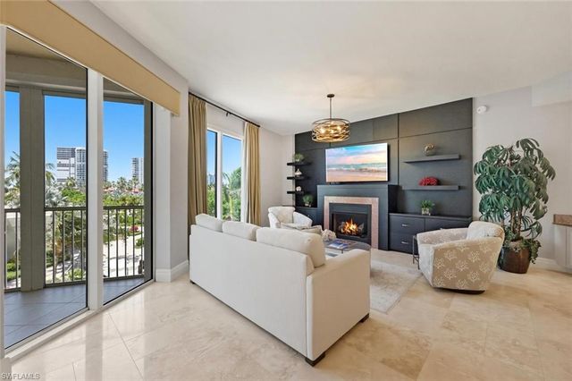 4501 Gulf Shore BLVD N 404, Naples, FL 34103