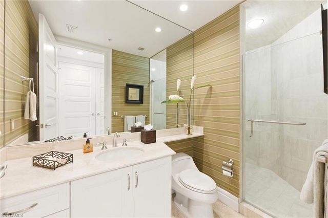 4501 Gulf Shore BLVD N 404, Naples, FL 34103