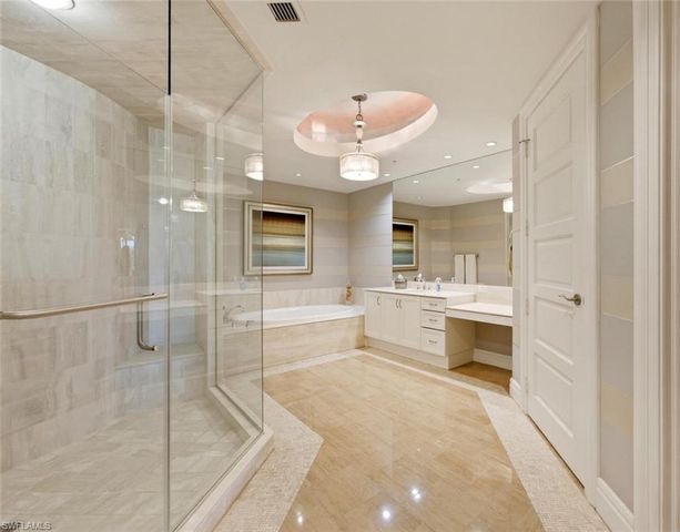 4501 Gulf Shore BLVD N 404, Naples, FL 34103