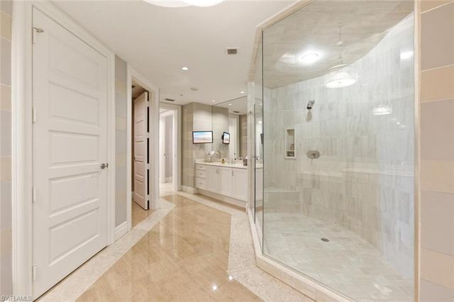 4501 Gulf Shore BLVD N 404, Naples, FL 34103