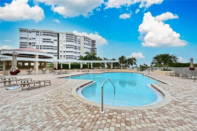 4501 Gulf Shore BLVD N 404, Naples, FL 34103