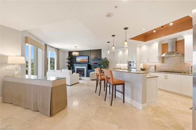 4501 Gulf Shore BLVD N 404, Naples, FL 34103