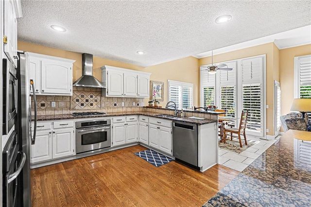 14021 Hayes Street, Overland Park, KS 66221