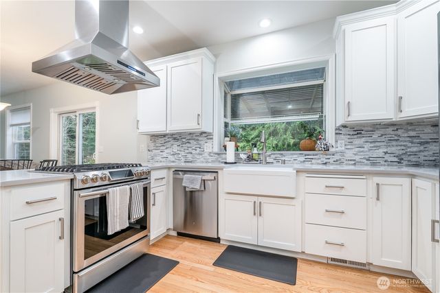 918 167th Avenue SE, Snohomish, WA 98290