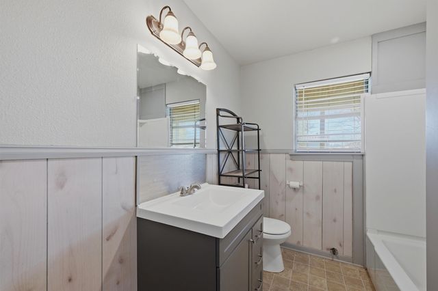 600 E South Street, Whitesboro, TX 76273