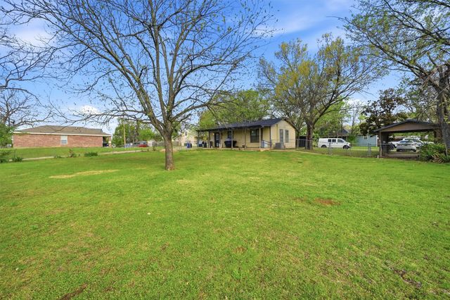 600 E South Street, Whitesboro, TX 76273