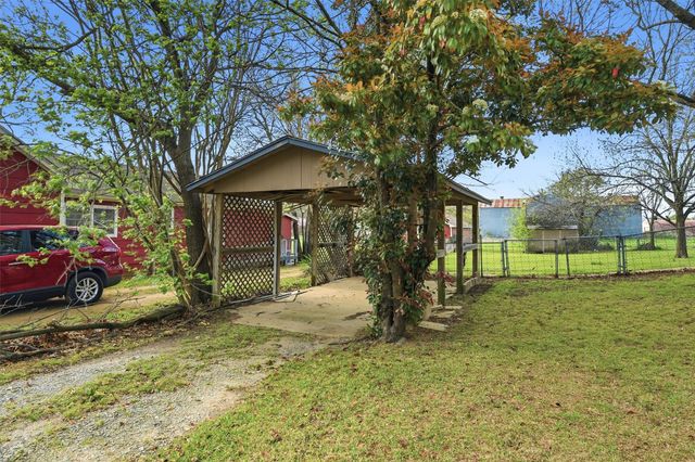 600 E South Street, Whitesboro, TX 76273