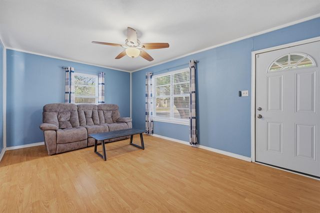 600 E South Street, Whitesboro, TX 76273