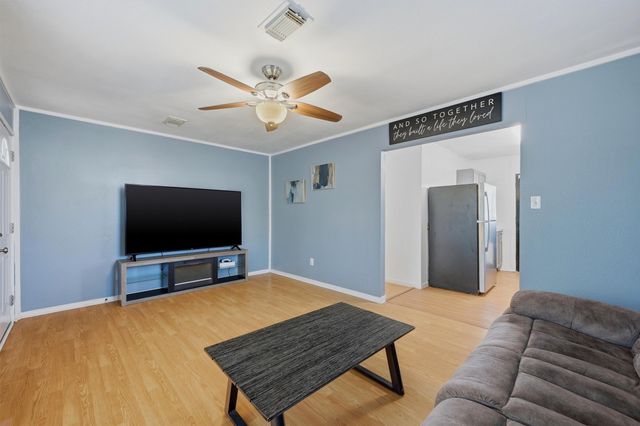 600 E South Street, Whitesboro, TX 76273