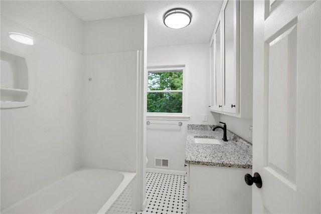1502 Kings Road, Marietta, GA 30062