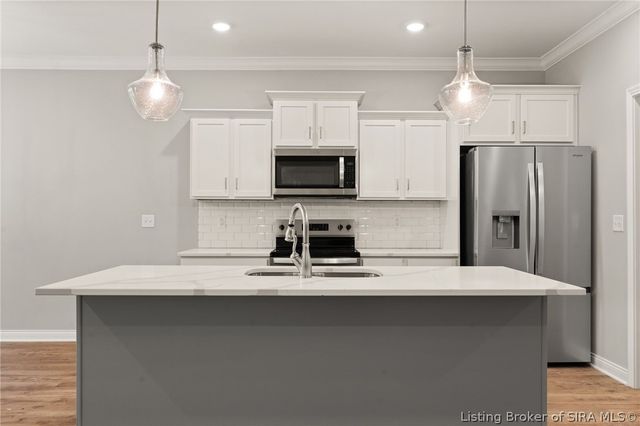 828 Kings Court, Memphis, IN 47143