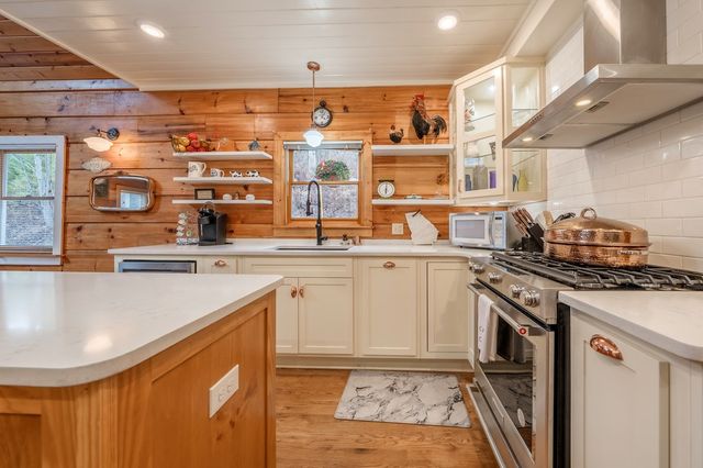 161 Walkabout Creek Road, Morganton, GA 30560