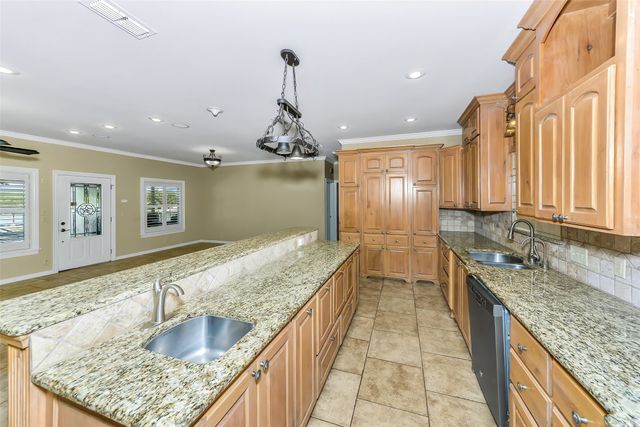 566 Selma Road, Bowie, TX 76230