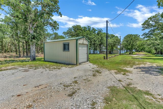 566 Selma Road, Bowie, TX 76230