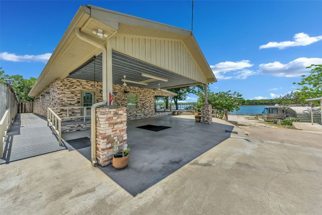 566 Selma Road, Bowie, TX 76230