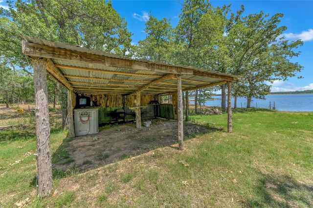 566 Selma Road, Bowie, TX 76230