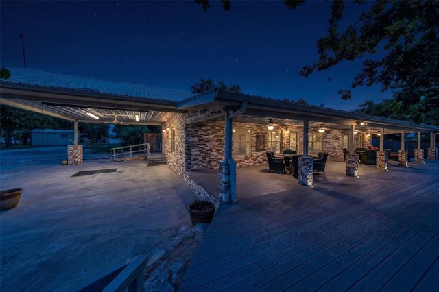 566 Selma Road, Bowie, TX 76230