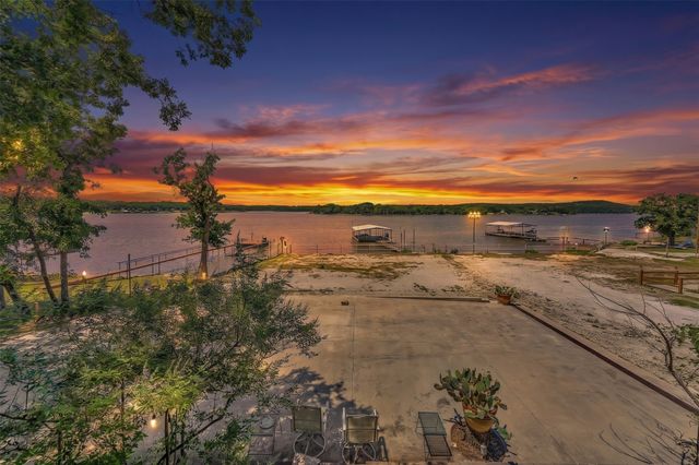566 Selma Road, Bowie, TX 76230