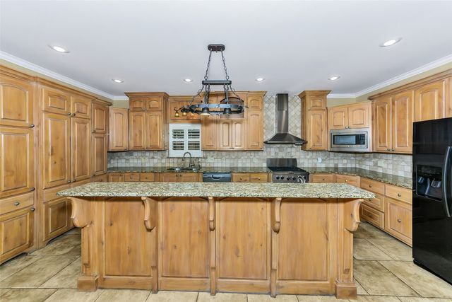 566 Selma Road, Bowie, TX 76230