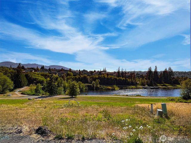 17193 River Rock Road, Mount Vernon, WA 98274