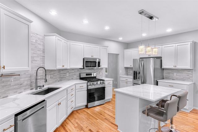 17193 River Rock Road, Mount Vernon, WA 98274