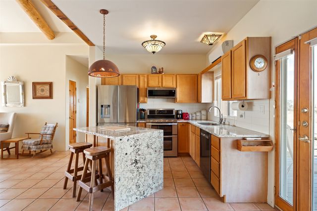 6 Esquina Road, Santa Fe, NM 87508