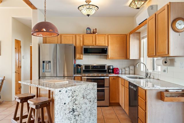 6 Esquina Road, Santa Fe, NM 87508