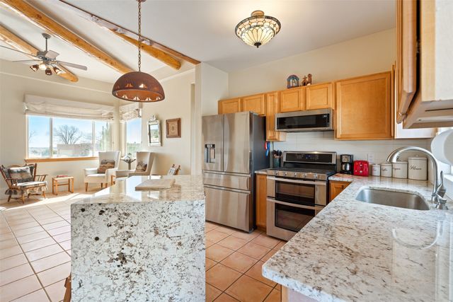 6 Esquina Road, Santa Fe, NM 87508