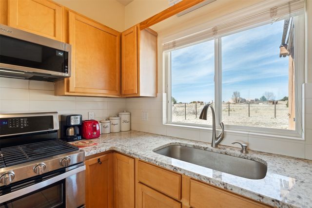 6 Esquina Road, Santa Fe, NM 87508