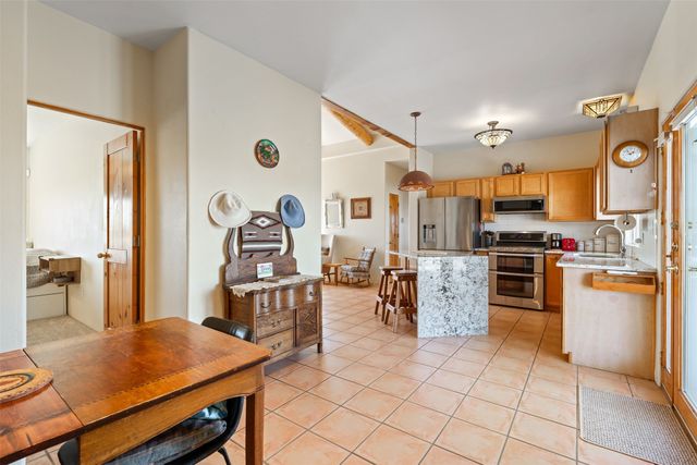 6 Esquina Road, Santa Fe, NM 87508