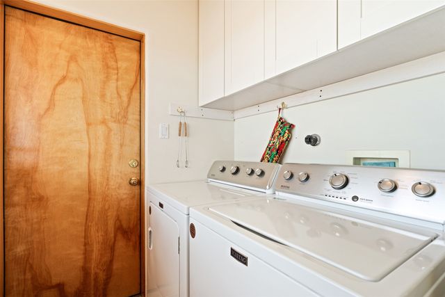 6 Esquina Road, Santa Fe, NM 87508