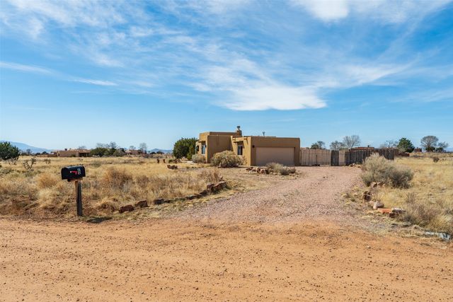 6 Esquina Road, Santa Fe, NM 87508