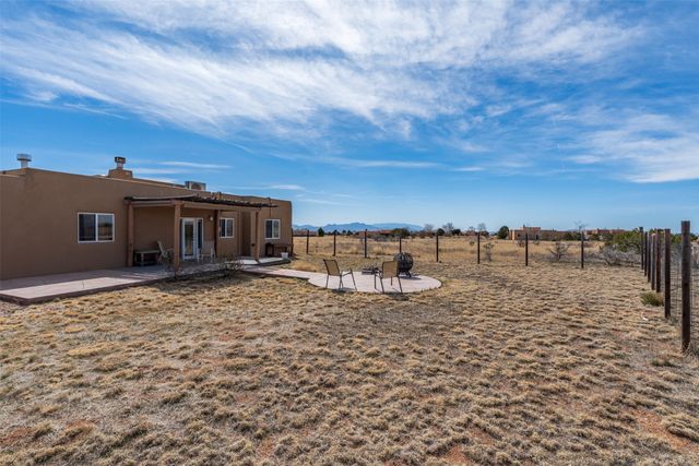 6 Esquina Road, Santa Fe, NM 87508