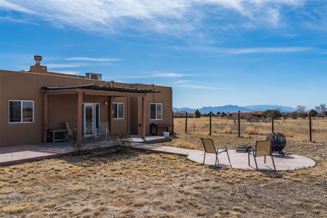 6 Esquina Road, Santa Fe, NM 87508