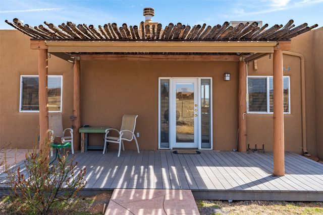 6 Esquina Road, Santa Fe, NM 87508