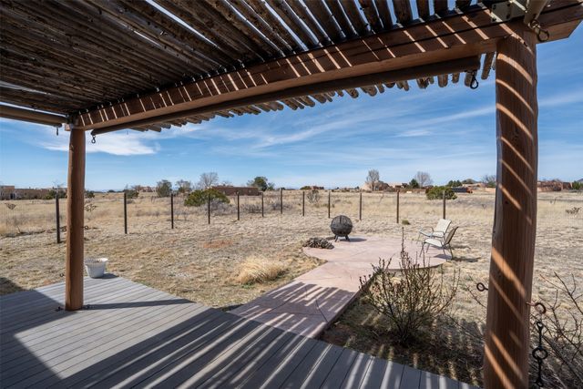 6 Esquina Road, Santa Fe, NM 87508