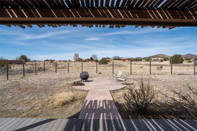 6 Esquina Road, Santa Fe, NM 87508