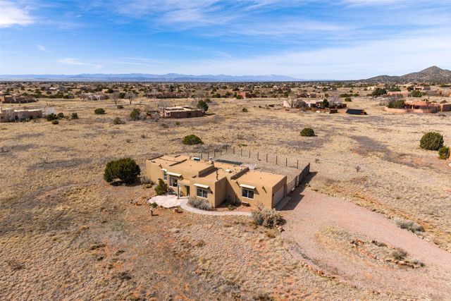 6 Esquina Road, Santa Fe, NM 87508