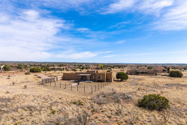 6 Esquina Road, Santa Fe, NM 87508