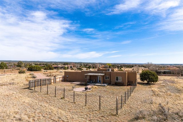 6 Esquina Road, Santa Fe, NM 87508